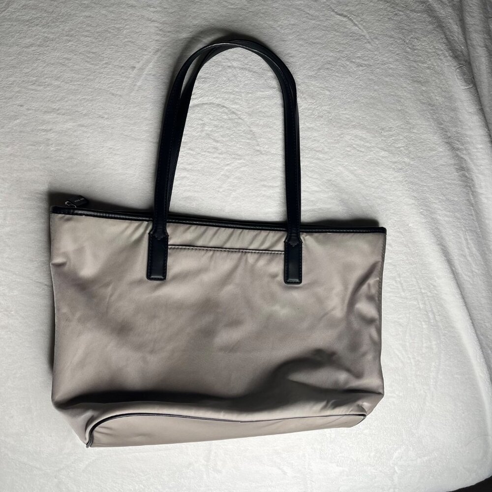 Michael Kors Gray & Black Tote Bag With Zipper & Logo Design - Picture 2 of 6
